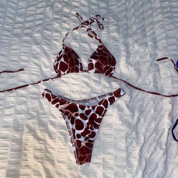 Bathing suit - Picture 2 of 3